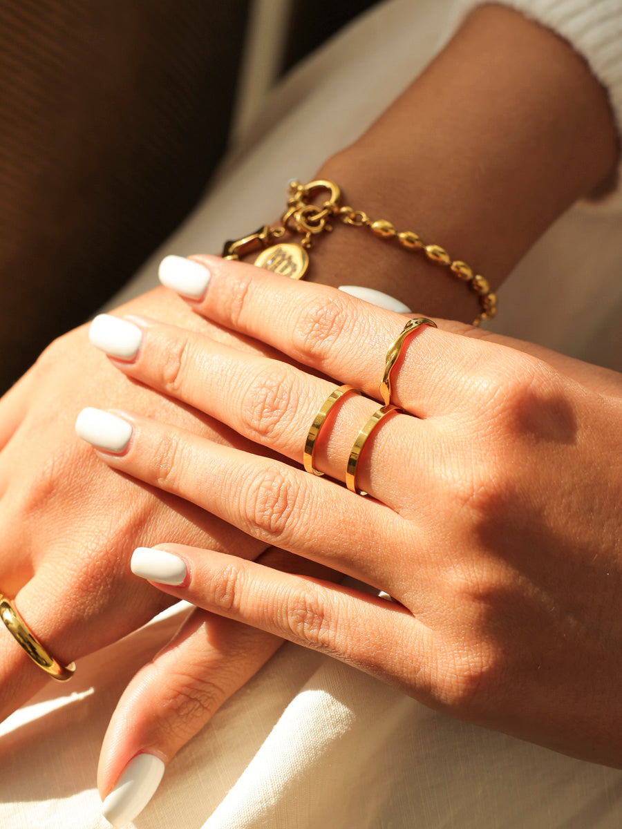 Anillo Curva Moderna