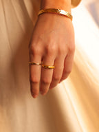 Anillo Curva Moderna
