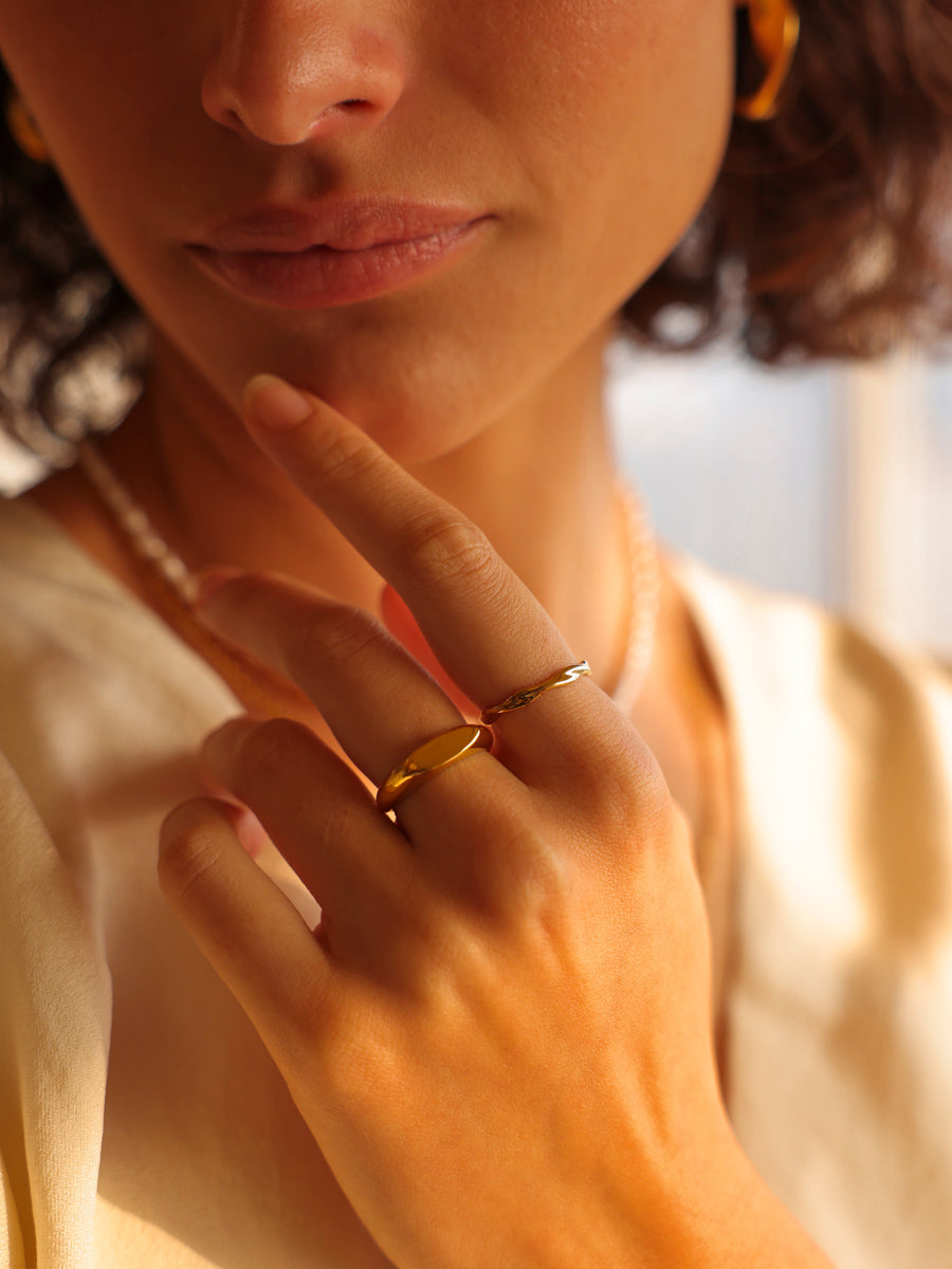 Anillo Curva Moderna