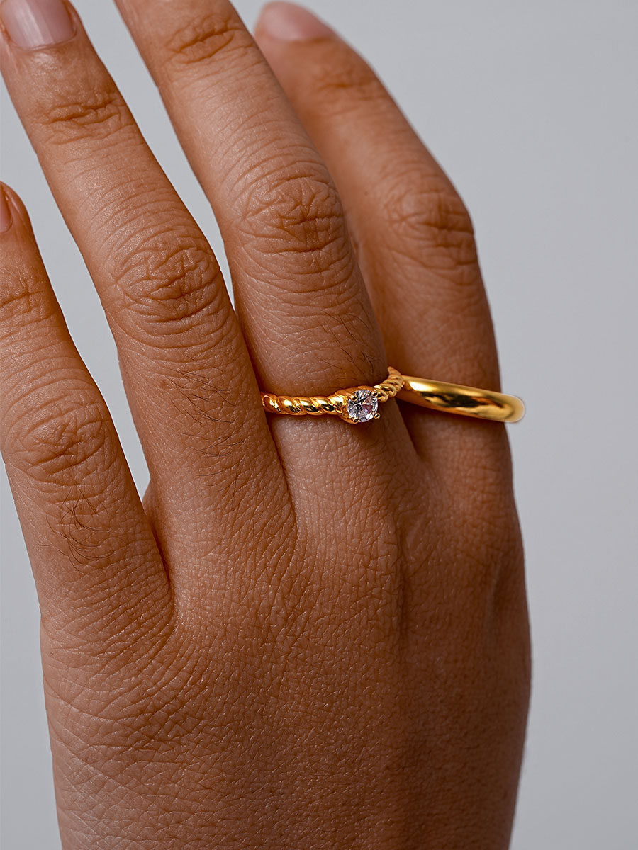 Anillo Liso Esencial