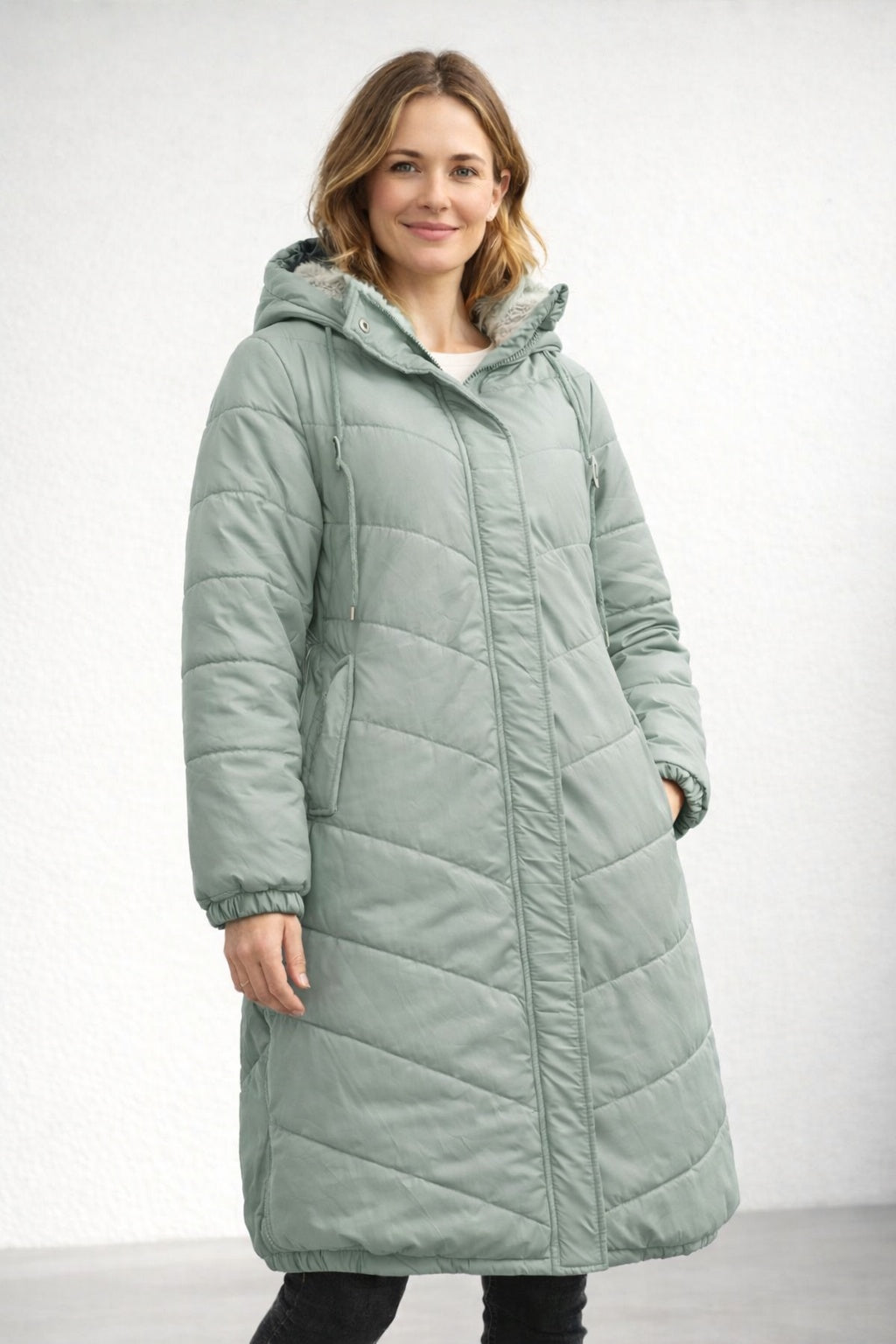 Lara | Parka Larga Acolchada Mujer con Capucha
