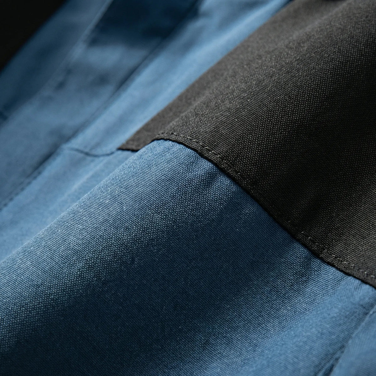 Lisandro | Chubasquero Impermeable Hombre con Capucha Cortavientos