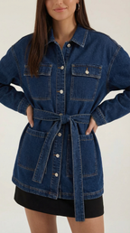 Alice – Chaqueta Vaquera Azul con Cinturón