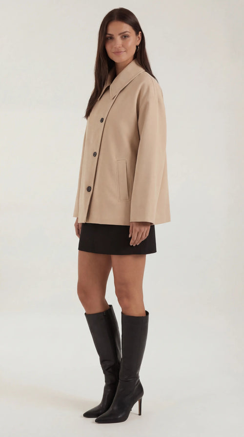 Amanda – Abrigo Asimétrico Oversize Caqui