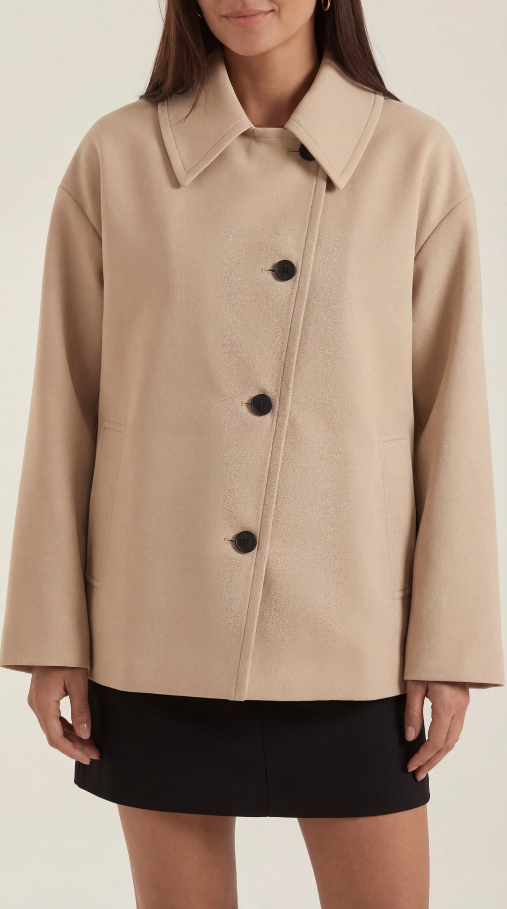 Amanda – Abrigo Asimétrico Oversize Caqui