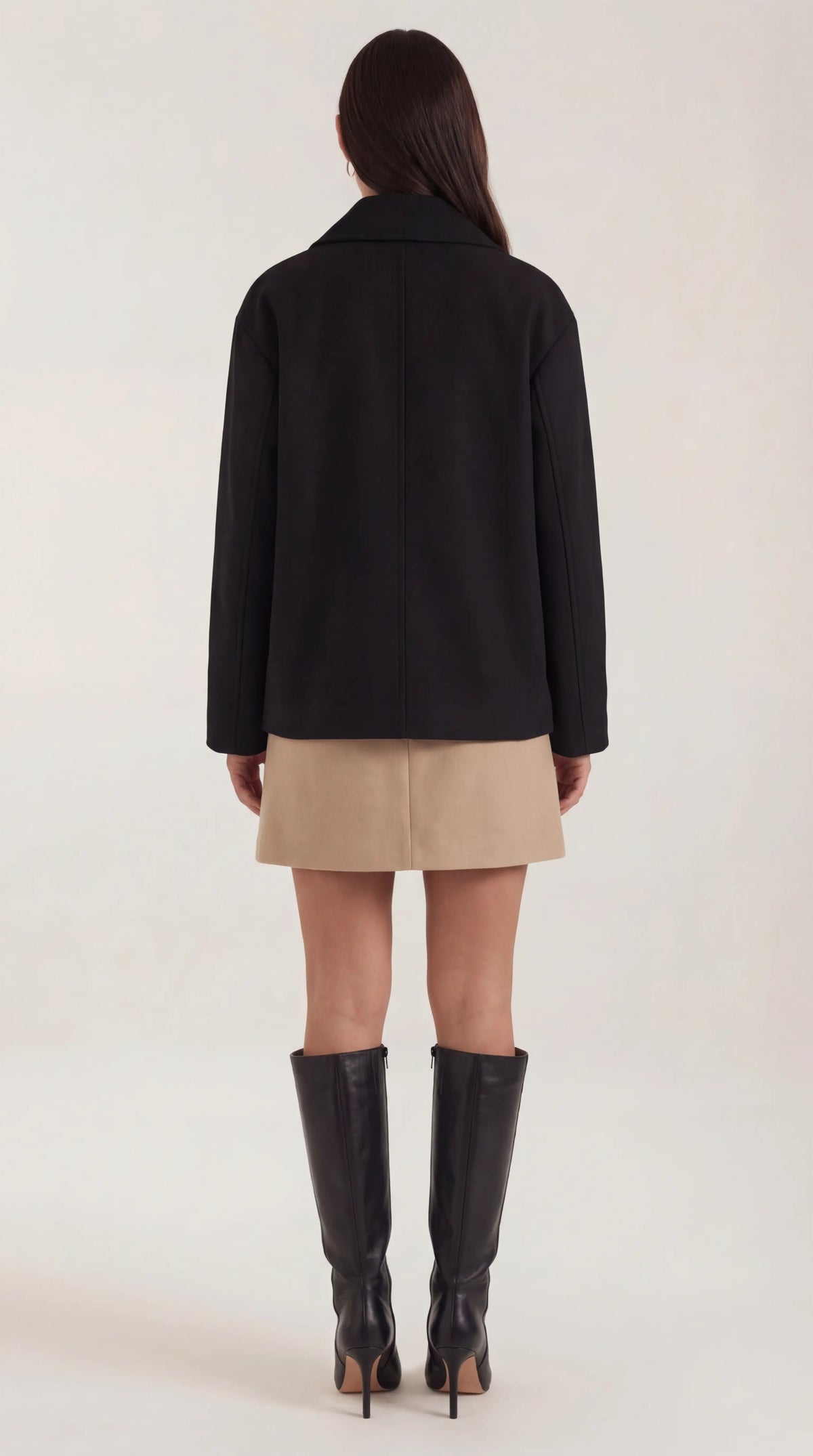 Amanda – Abrigo Asimétrico Oversize Caqui
