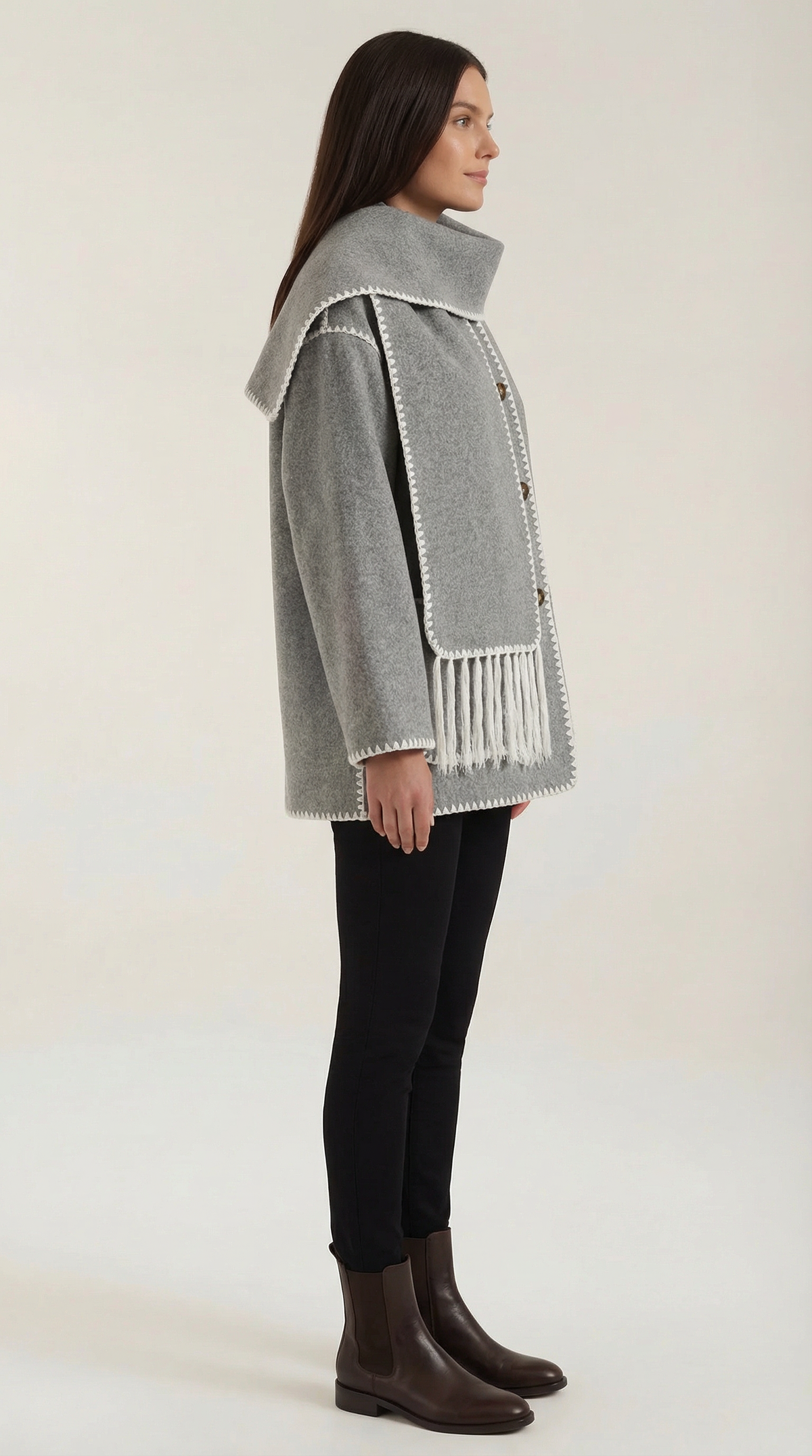 Catherine – Chaqueta Gris Humo con Bufanda a Contraste