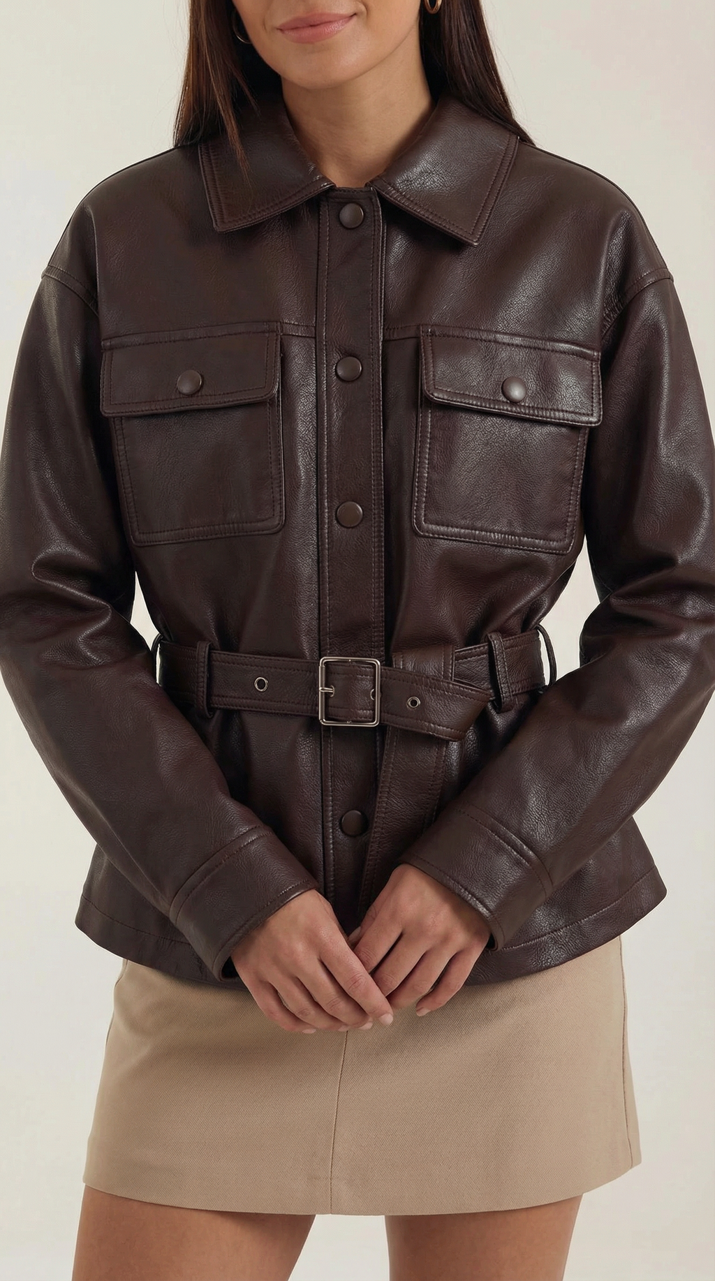 Christina – Chaqueta de PU Negra con Cinturón
