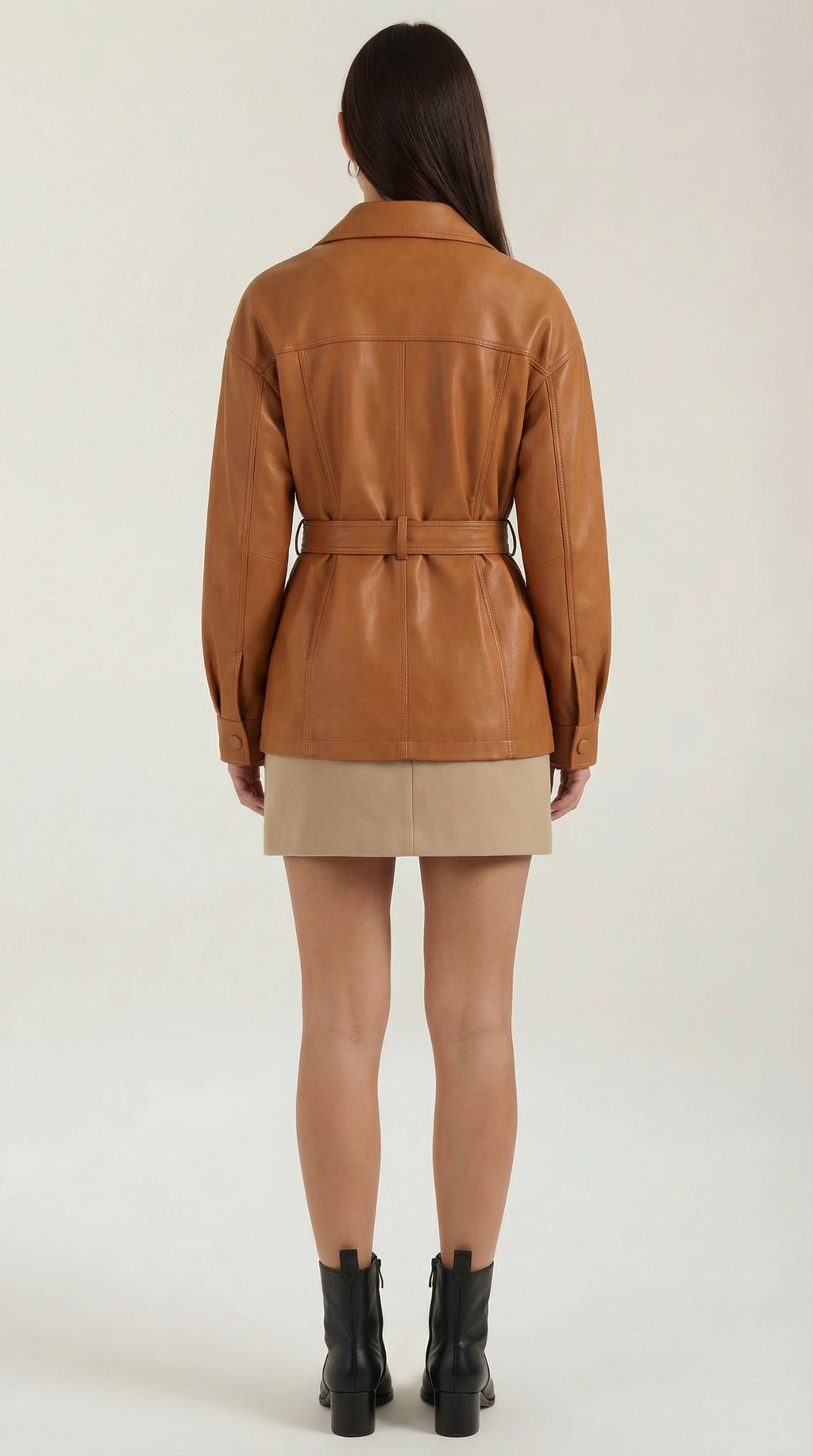 Christina – Chaqueta de PU Negra con Cinturón