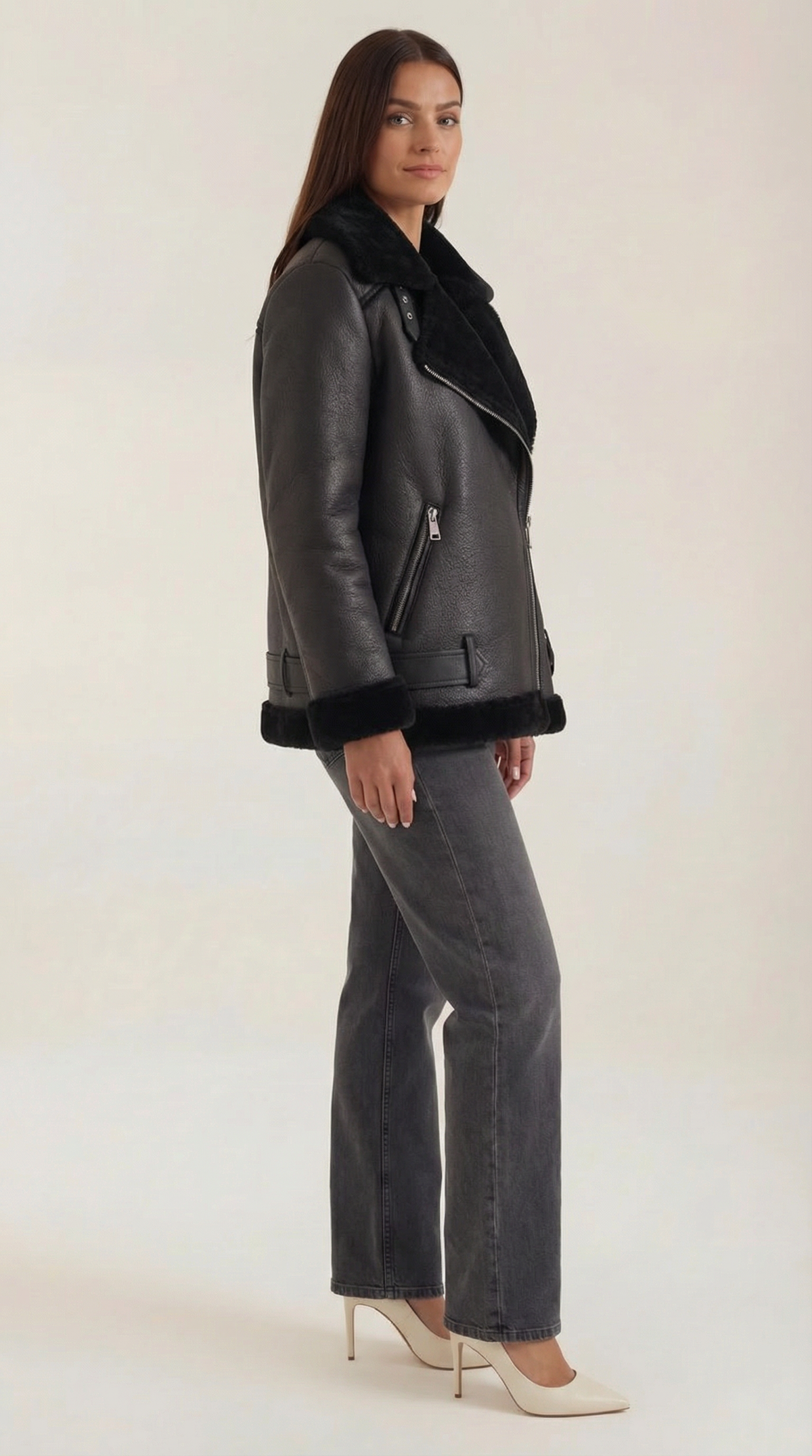 Christine – Chaqueta Polar Negra con Cinturón