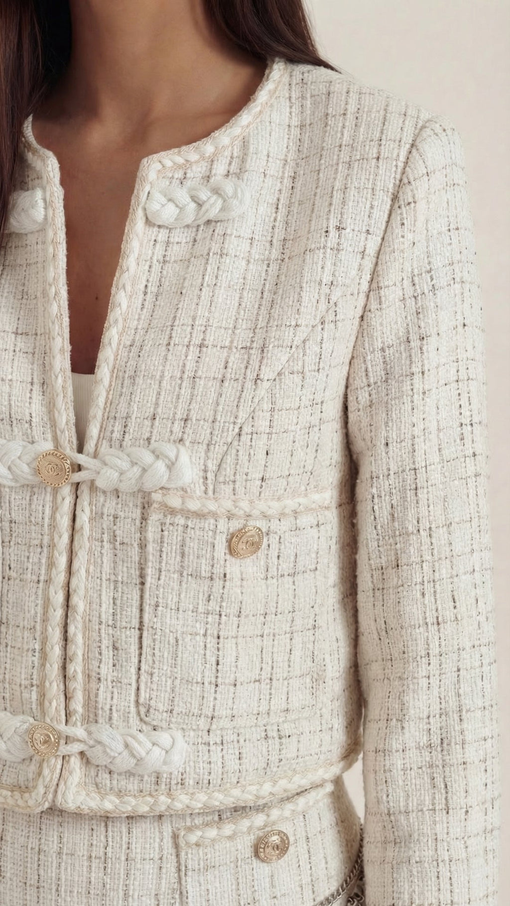 Doris – Conjunto de Tweed Crema con Falda