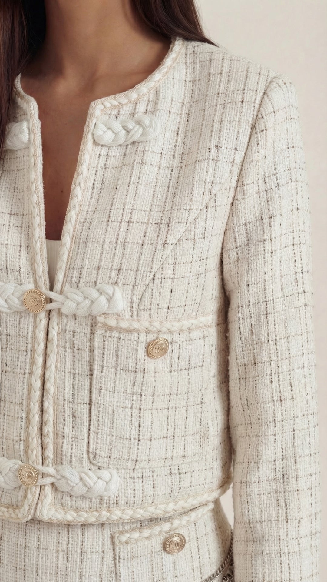 Doris – Conjunto de Tweed Crema con Falda