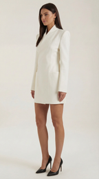 Garena – Blazer Blanco de Corte Impecable