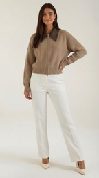 Irene – Chaqueta de Punto Corta con Cuello
