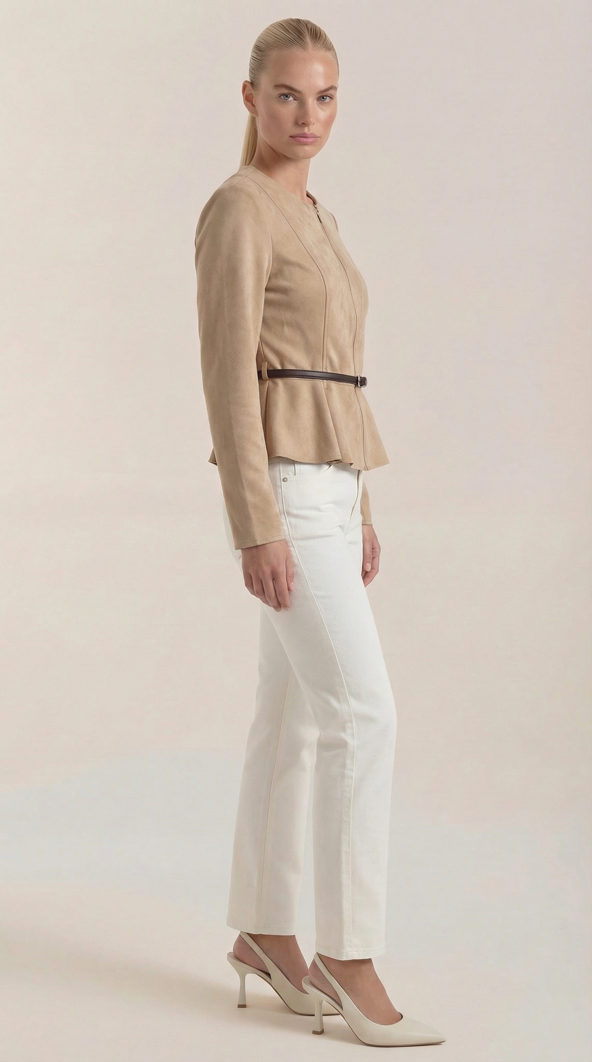 Josie – Chaqueta Burdeos con Detalle Peplum