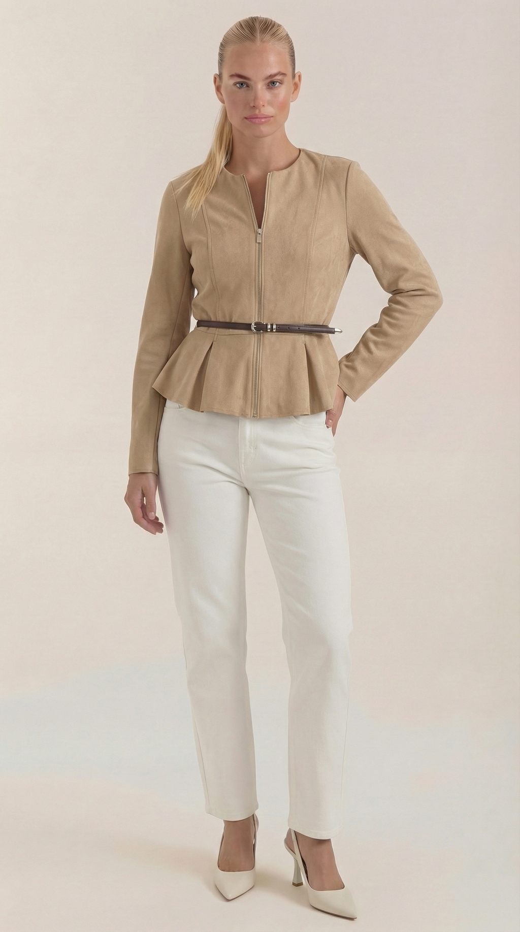 Josie – Chaqueta Burdeos con Detalle Peplum