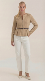 Josie – Chaqueta Burdeos con Detalle Peplum