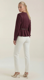 Josie – Chaqueta Burdeos con Detalle Peplum
