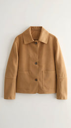 Julie – Chaqueta Suave Camel con Botones