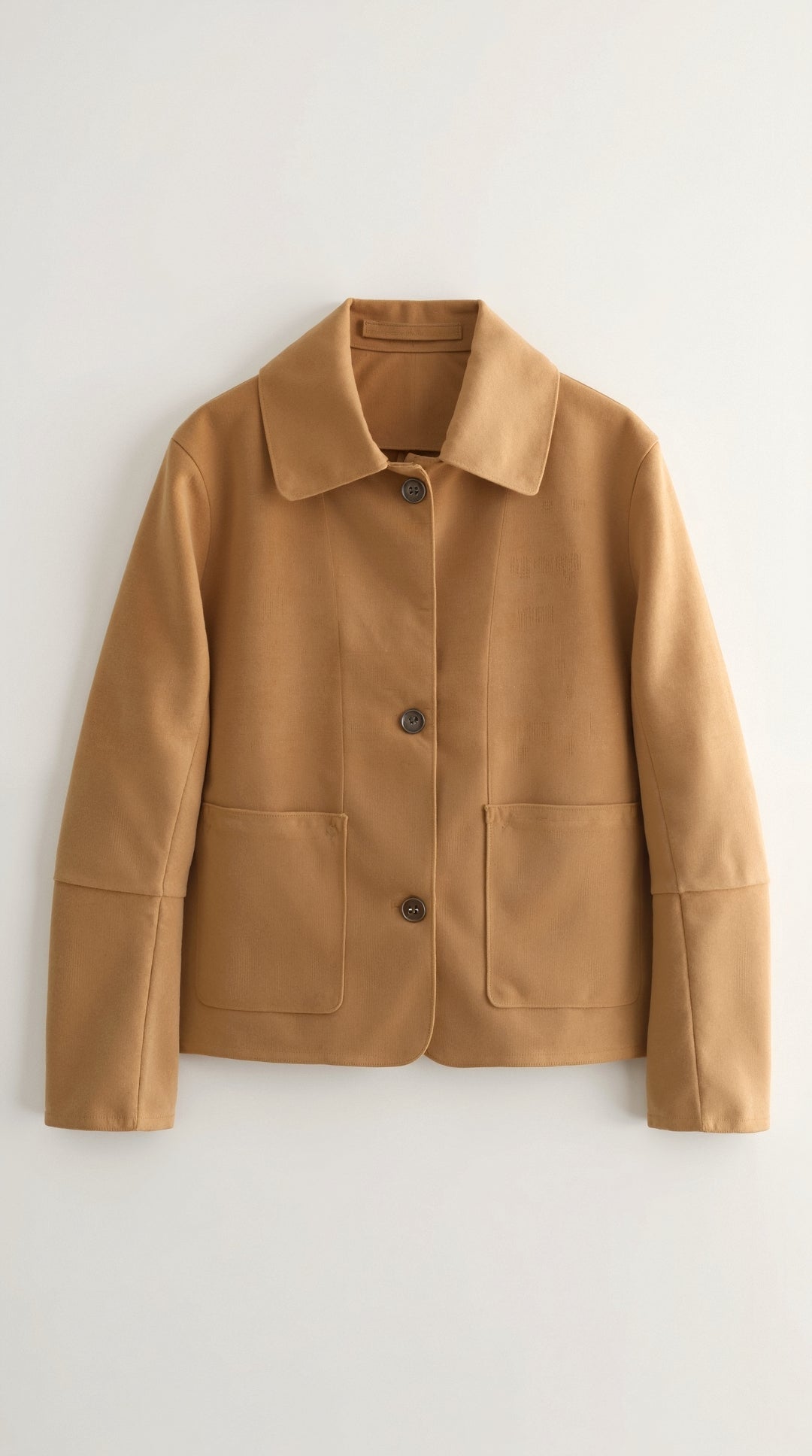 Julie – Chaqueta Suave Camel con Botones