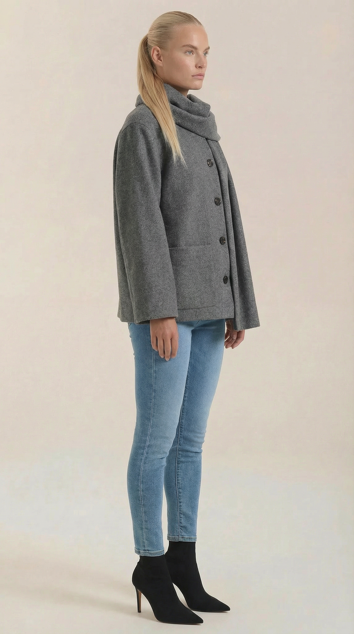 Kristina – Abrigo Capa Gris
