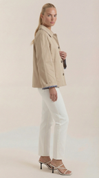 Lindsay – Trench Beige con Forro a Rayas