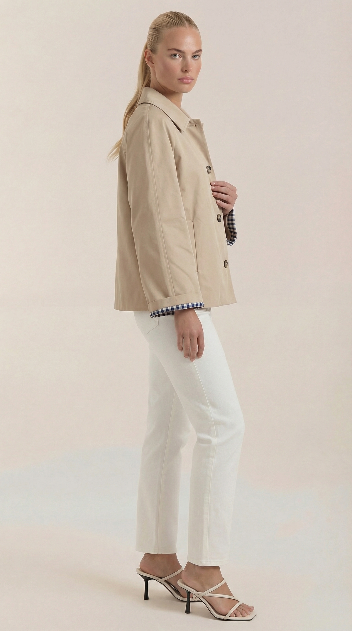 Lindsay – Trench Beige con Forro a Rayas