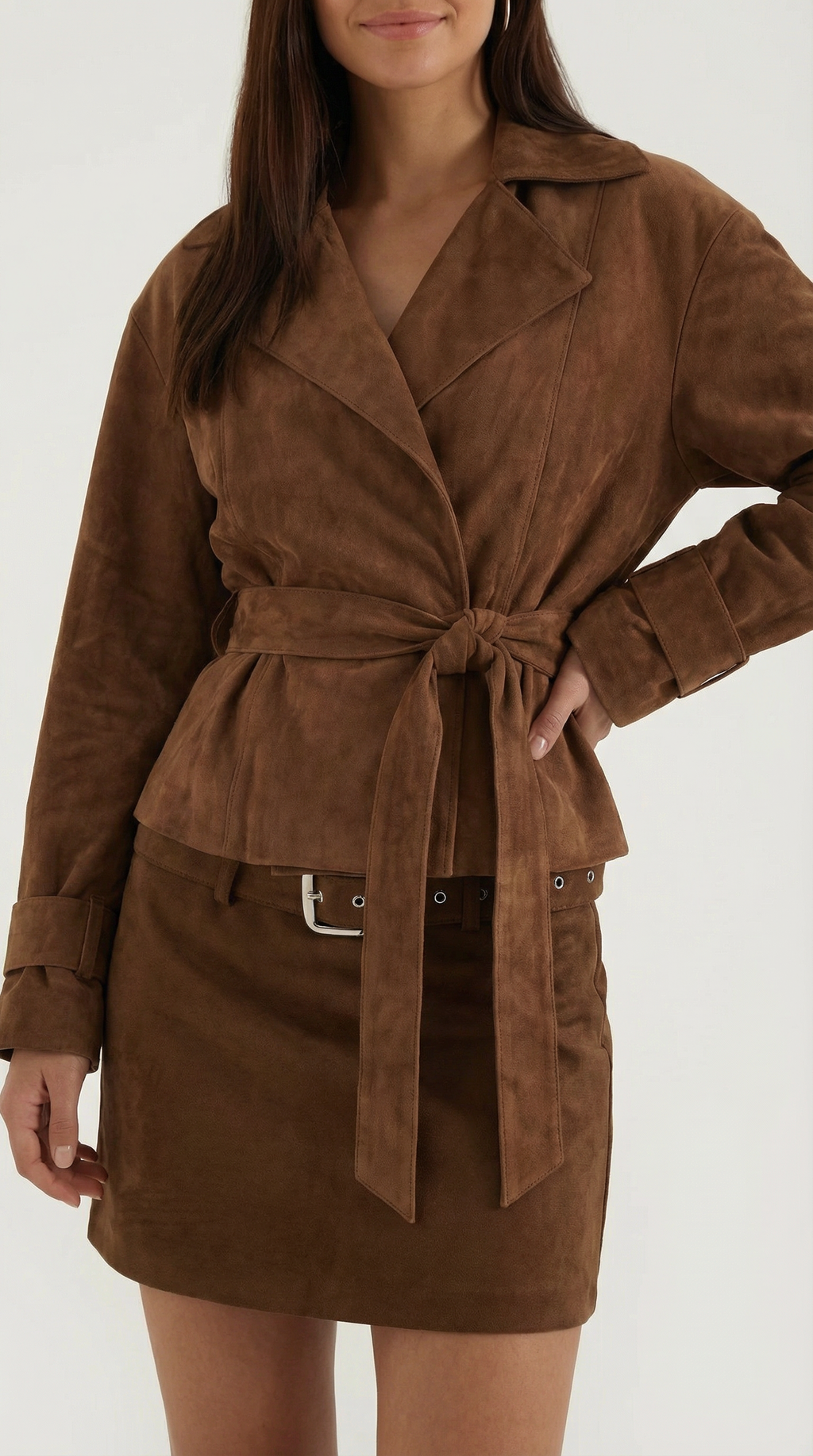 Lorraine – Chaqueta Cruzada Caramelo con Cinturón