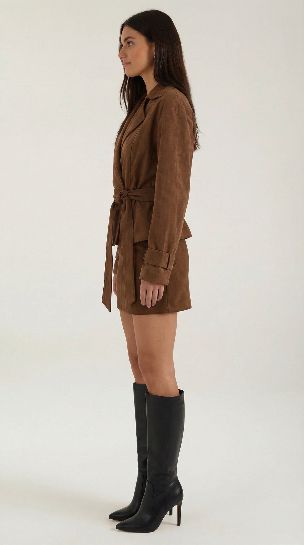 Lorraine – Chaqueta Cruzada Caramelo con Cinturón