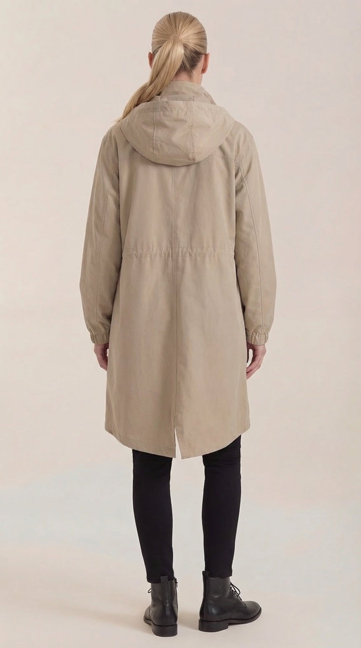 Margie – Chaqueta Impermeable Negra con Capucha