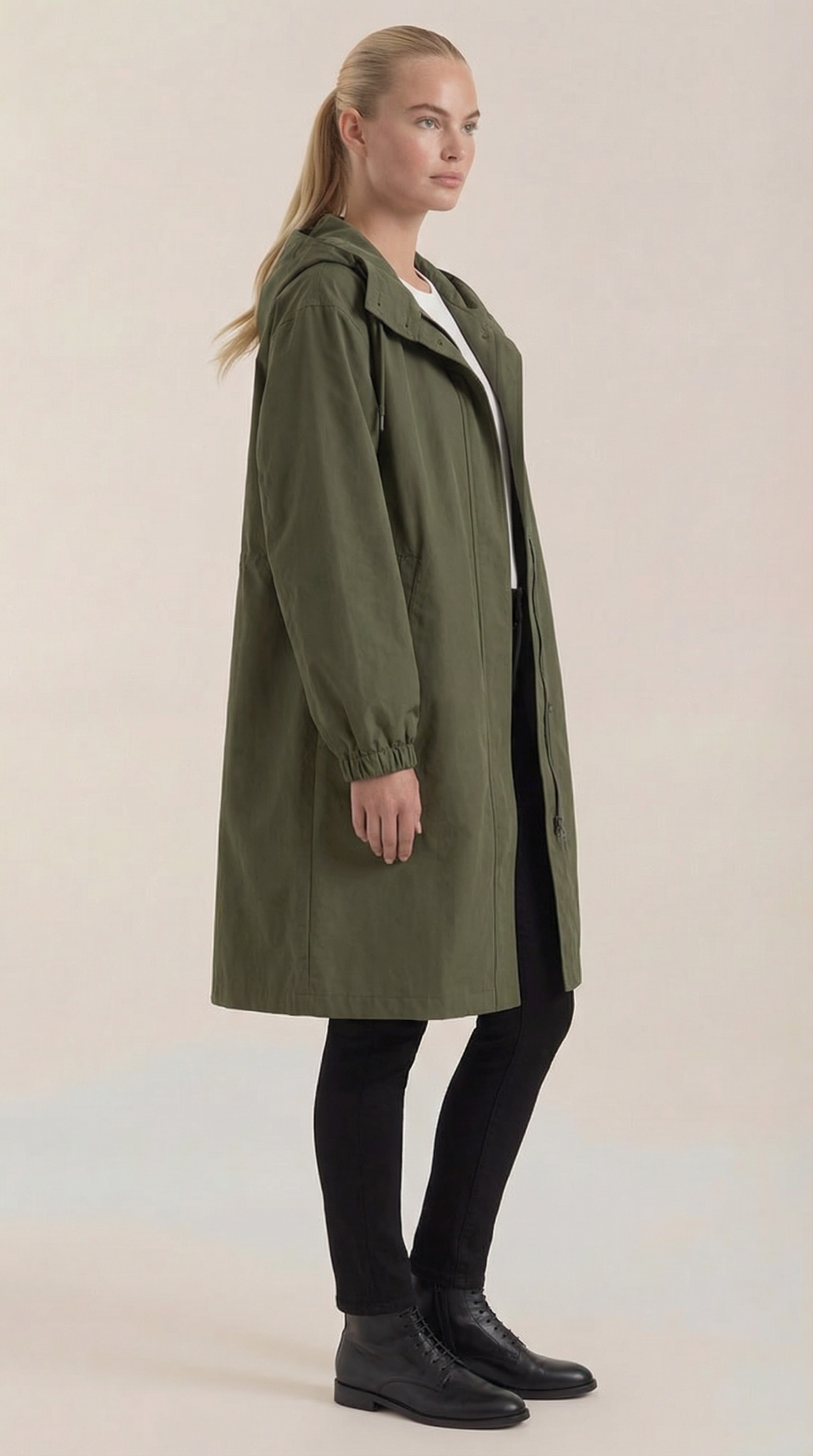 Margie – Chaqueta Impermeable Negra con Capucha