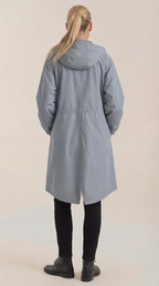 Margie – Chaqueta Impermeable Negra con Capucha