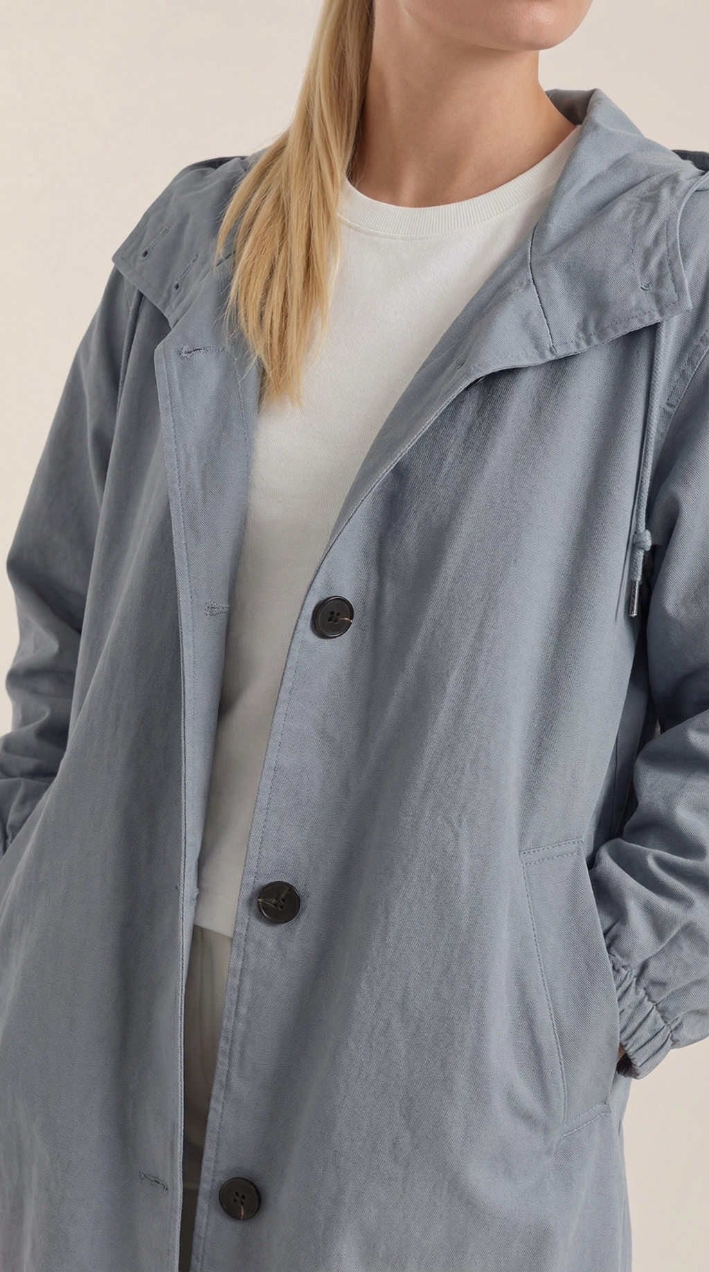 Margie – Chaqueta Impermeable Negra con Capucha