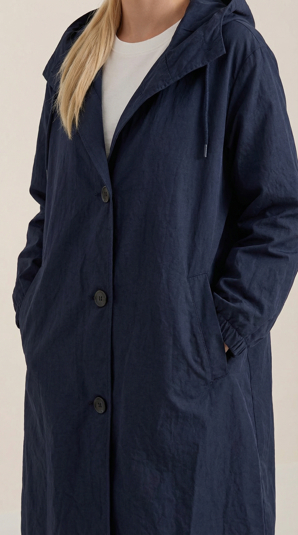 Margie – Chaqueta Impermeable Negra con Capucha
