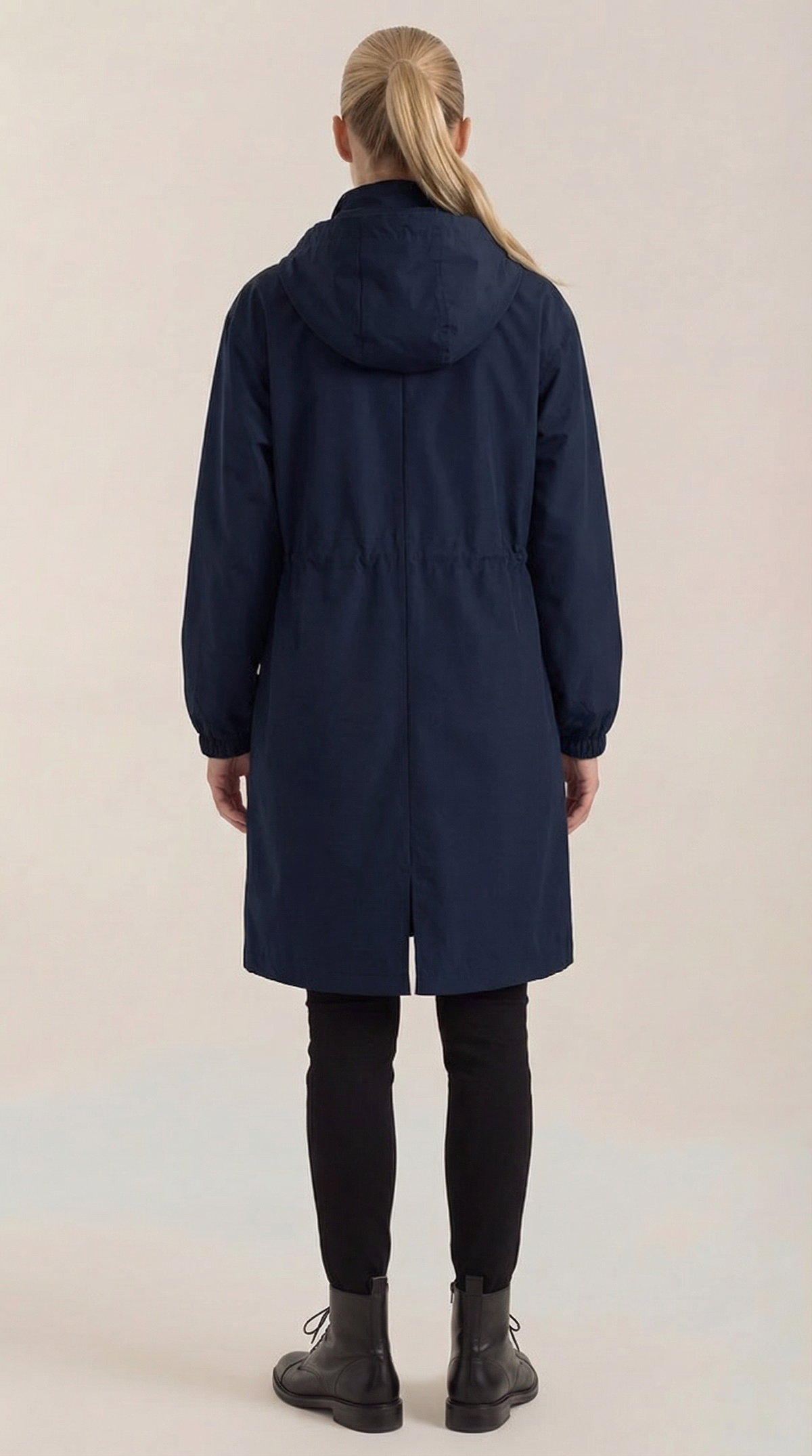 Margie – Chaqueta Impermeable Negra con Capucha