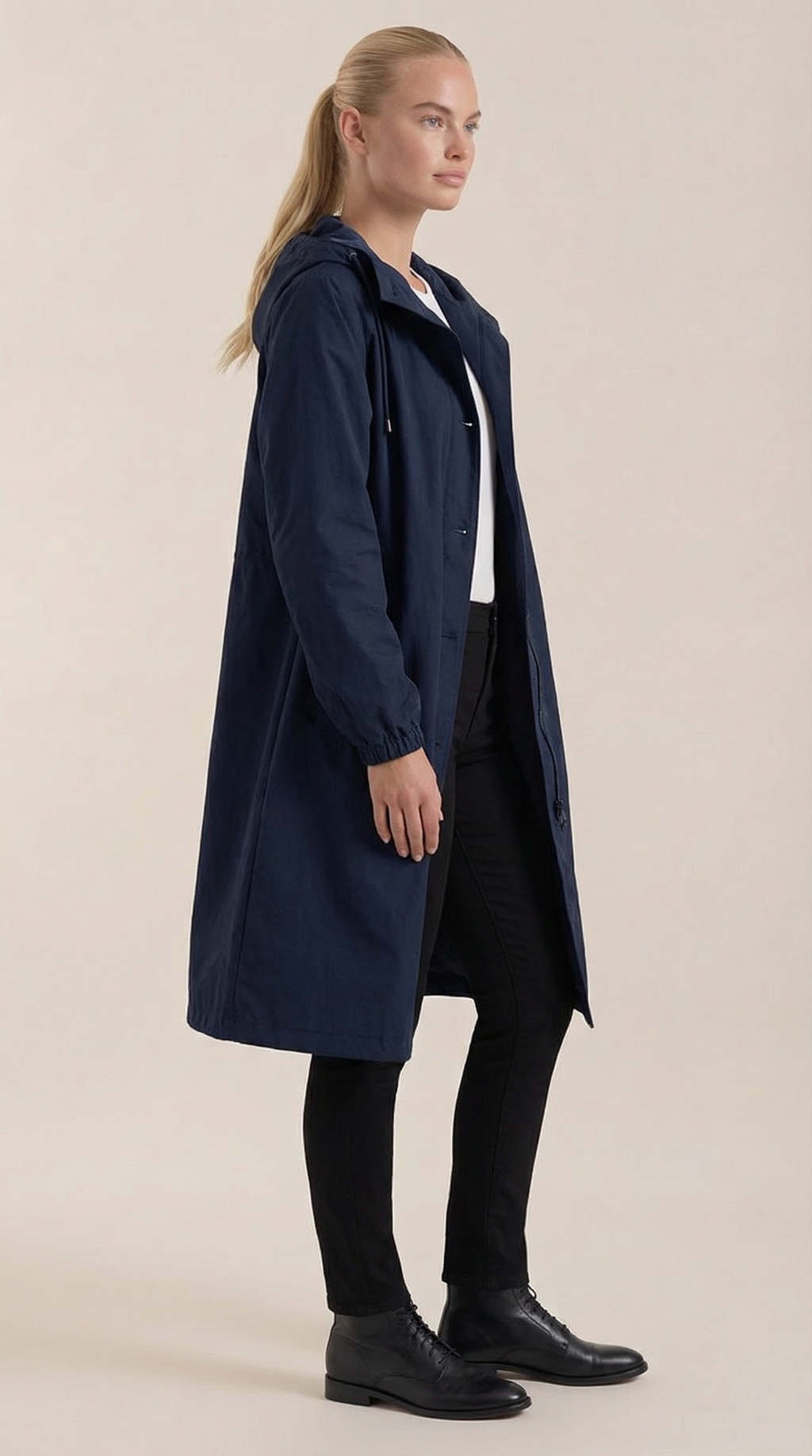 Margie – Chaqueta Impermeable Negra con Capucha