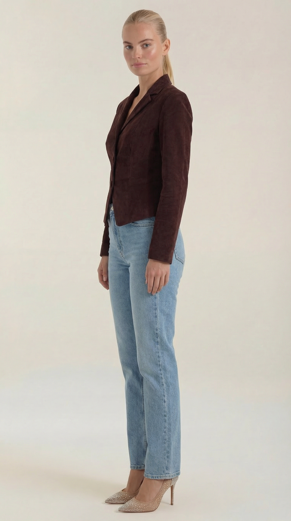 Natasha – Chaqueta de Terciopelo Marrón con Botones