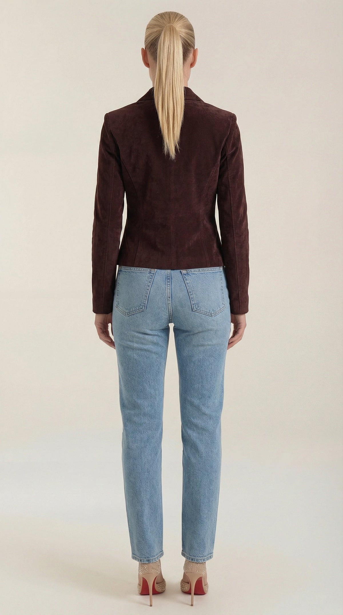 Natasha – Chaqueta de Terciopelo Marrón con Botones