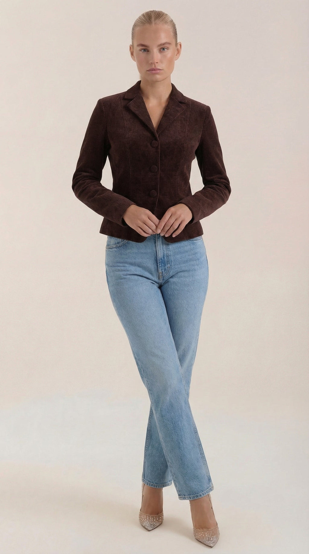 Natasha – Chaqueta de Terciopelo Marrón con Botones