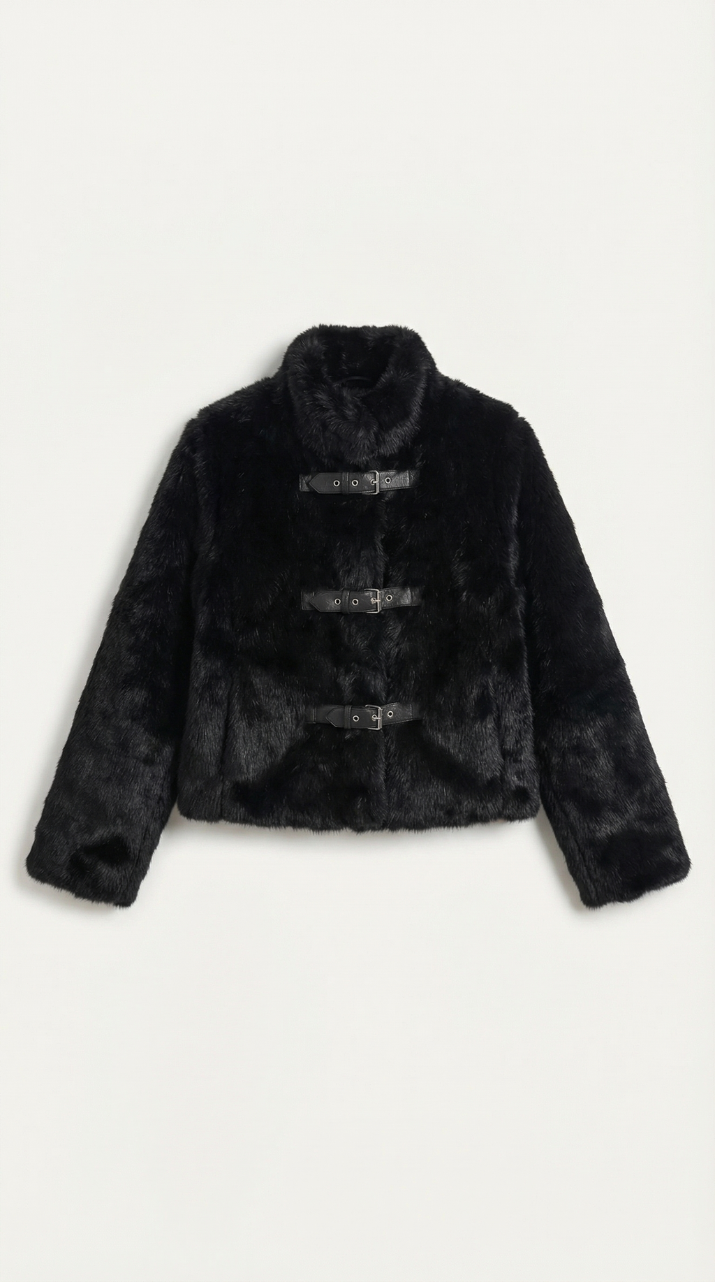 Quilla – Chaqueta de Pelo Sintético Negra con Hebillas