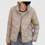 Verónica | Chaqueta de Plumas Corta Mujer Cuello Alto Botones